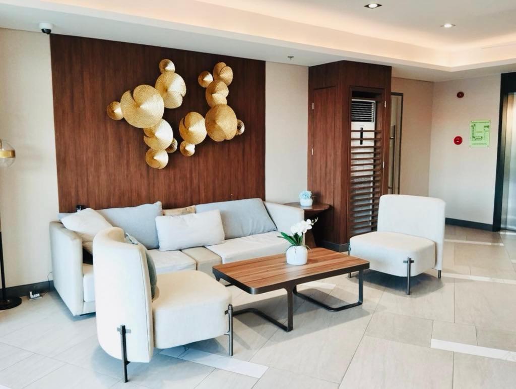 Rj Elite Escape 2Br Condo W Balcony Near Sm Iloilo Eksteriør bilde