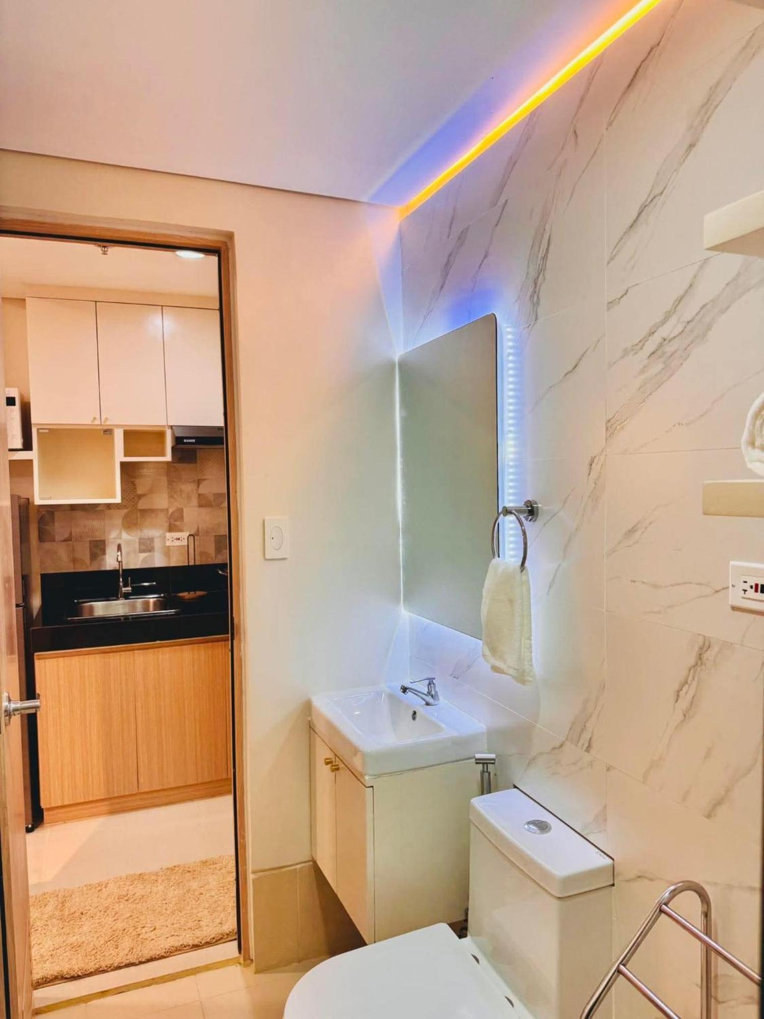 Rj Elite Escape 2Br Condo W Balcony Near Sm Iloilo Eksteriør bilde